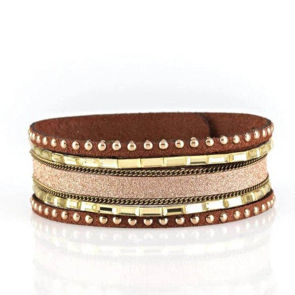 Paparazzi Jewelry Accessories - Seize The Sass - Brass Bracelet - Vintage - Picture 2 of 4